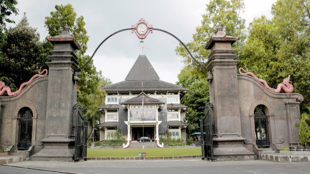 Universitas Terbaik Di Solo Yang Jadi Pilihan Favorit Banyak Calon Mahasiswa